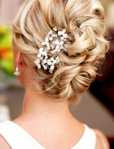 40 Glamorous Updo Hairstyles | Trendynesia